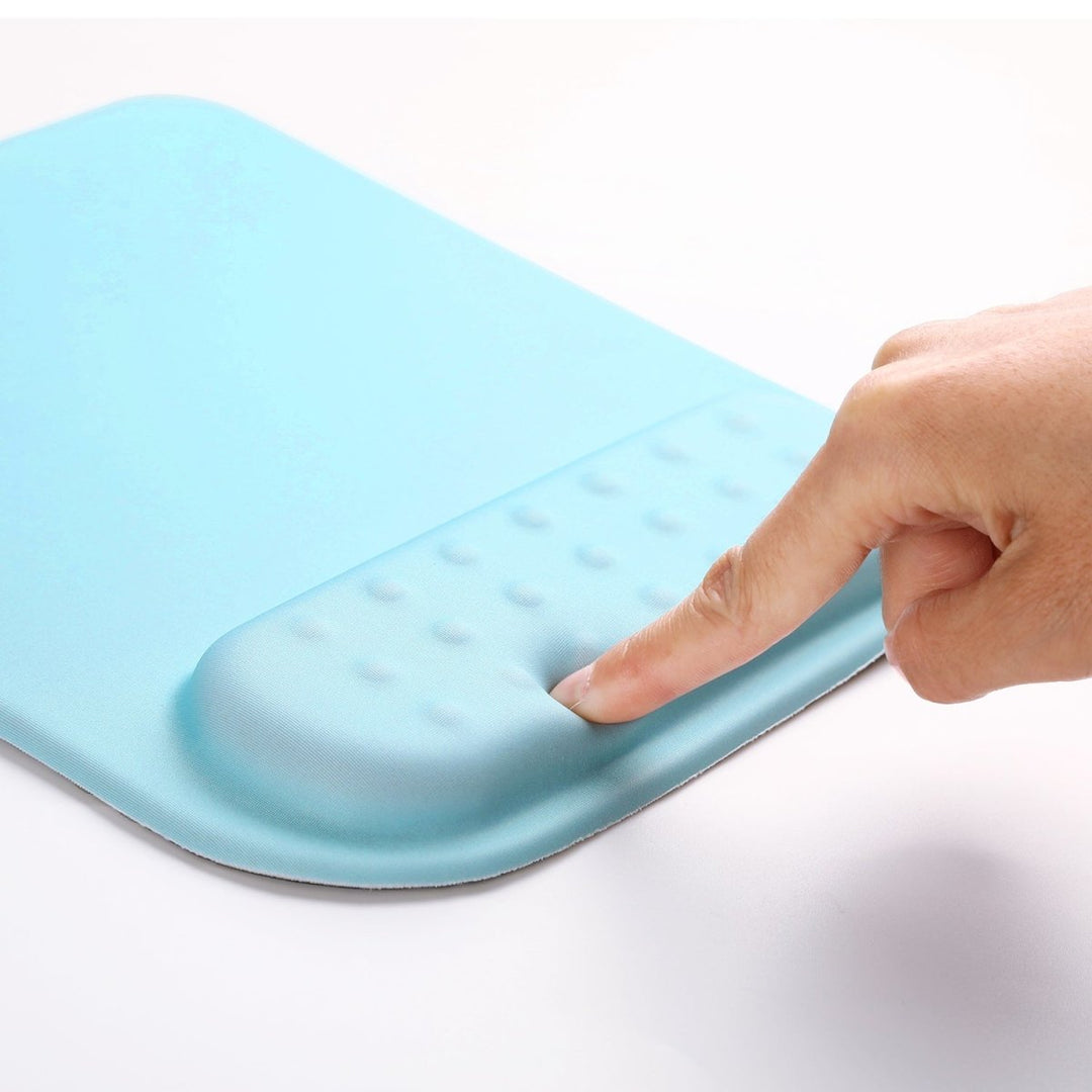 Cloud-Like Comfort Mouse Pad with Wrist Support
