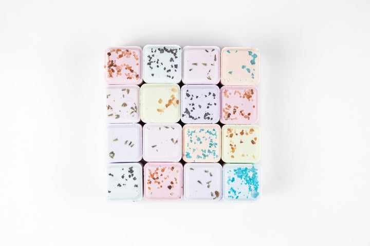 Natural Bath Bombs and Shower Steamers Gift Set - for anyone that like to Bath and Shower