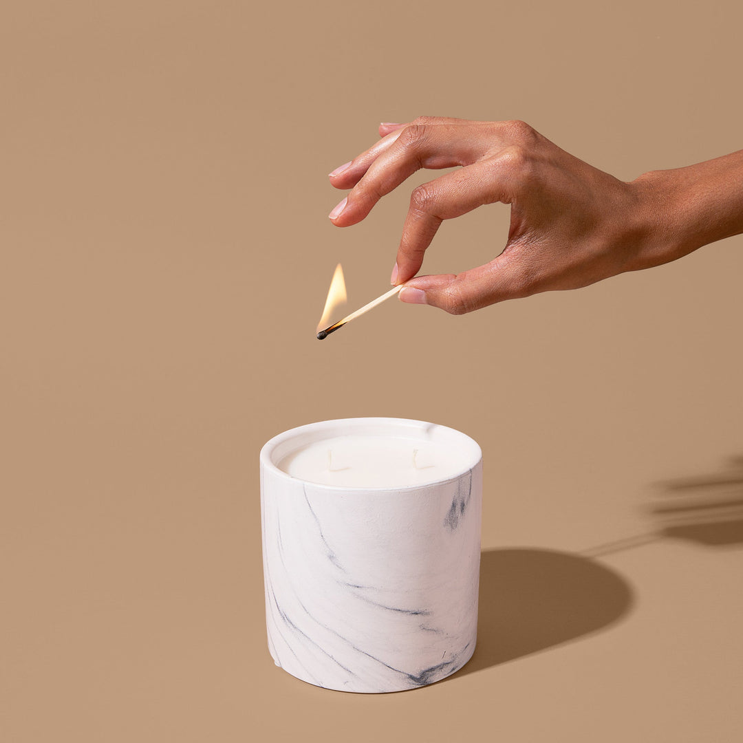 Dewy Schnozberry White Marble Candle 17oz
